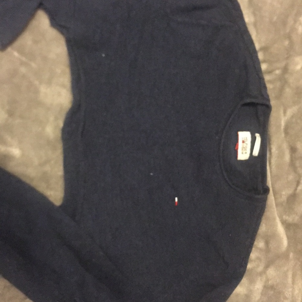 Tommy Hilfiger cropped sweater. Good condition